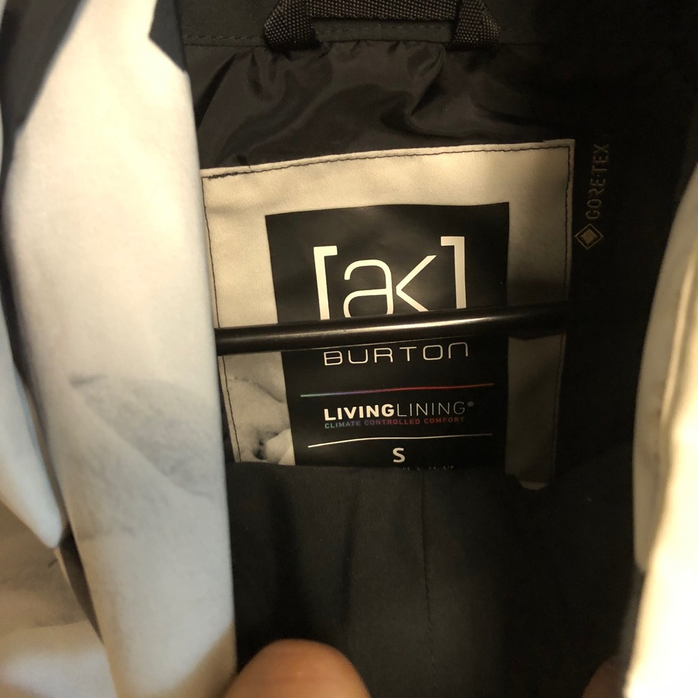 Burton AK GORE-TEX Snowboard Jacket Mens Small White Black Glacial‎ Print Shell